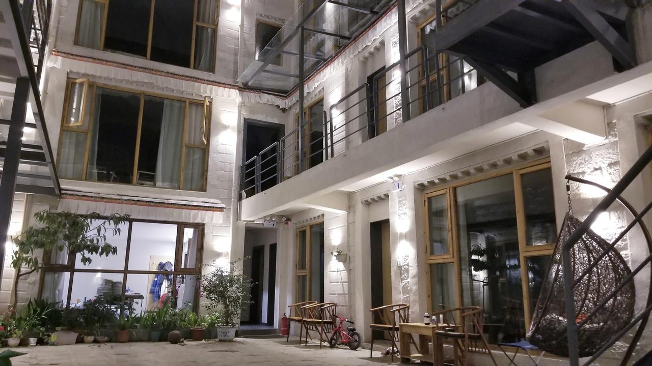 Fengma Feiyang Hostel Lassa Exterior foto